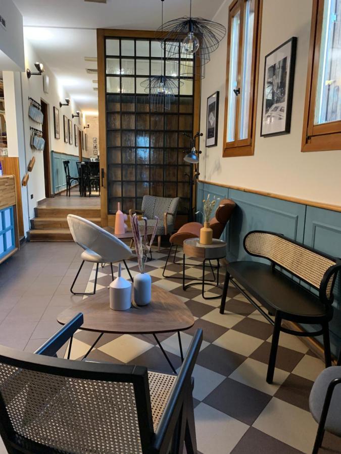 米兰洛肯达餐厅酒店 Gambolò 外观 照片
